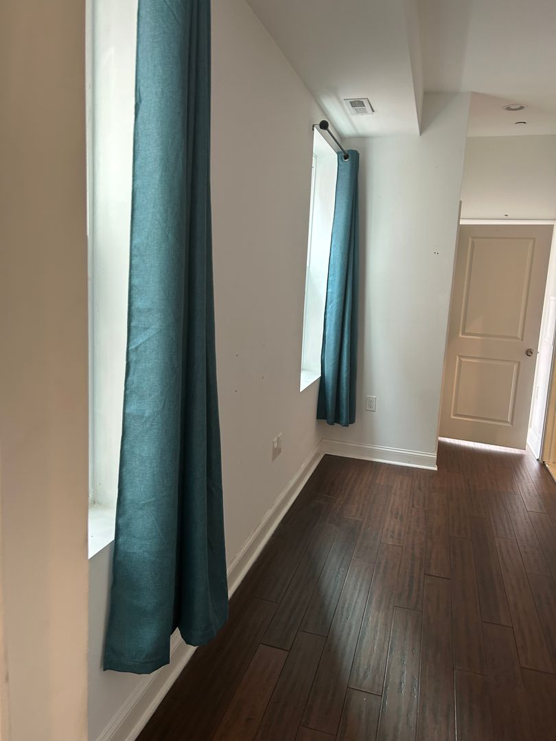 Philadelphia Apartment: 1824 W Girard Avenue