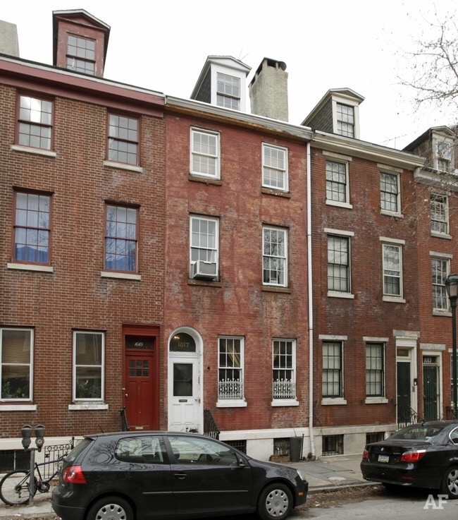 Philadelphia Apartment: 1017 Pine Street