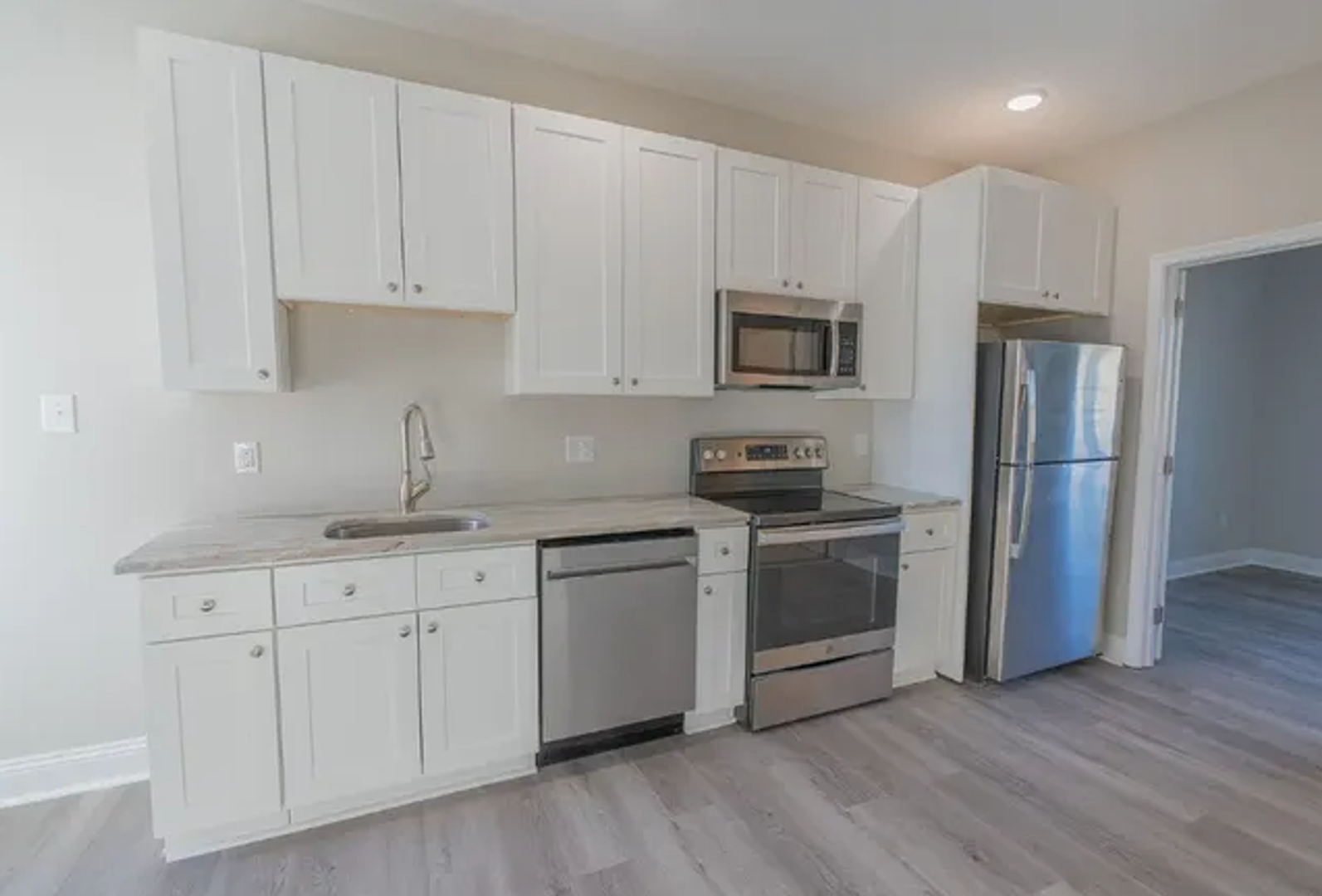 Philadelphia Apartment: 1514 W Girard Ave,