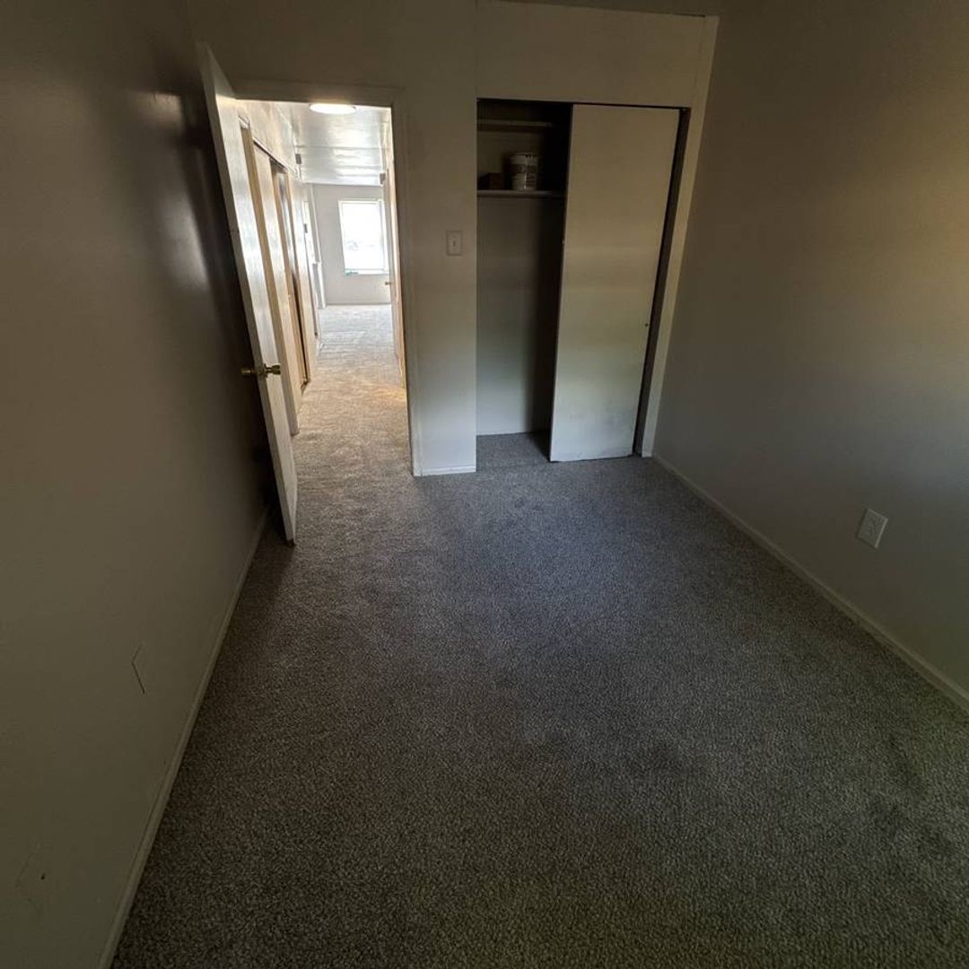 Philadelphia Apartment: 2831 Saxton Rd