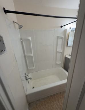 Newly Renovated 1-Bed Apartment with Modern Floors & On-Site Laundry in Chester. – photo 1