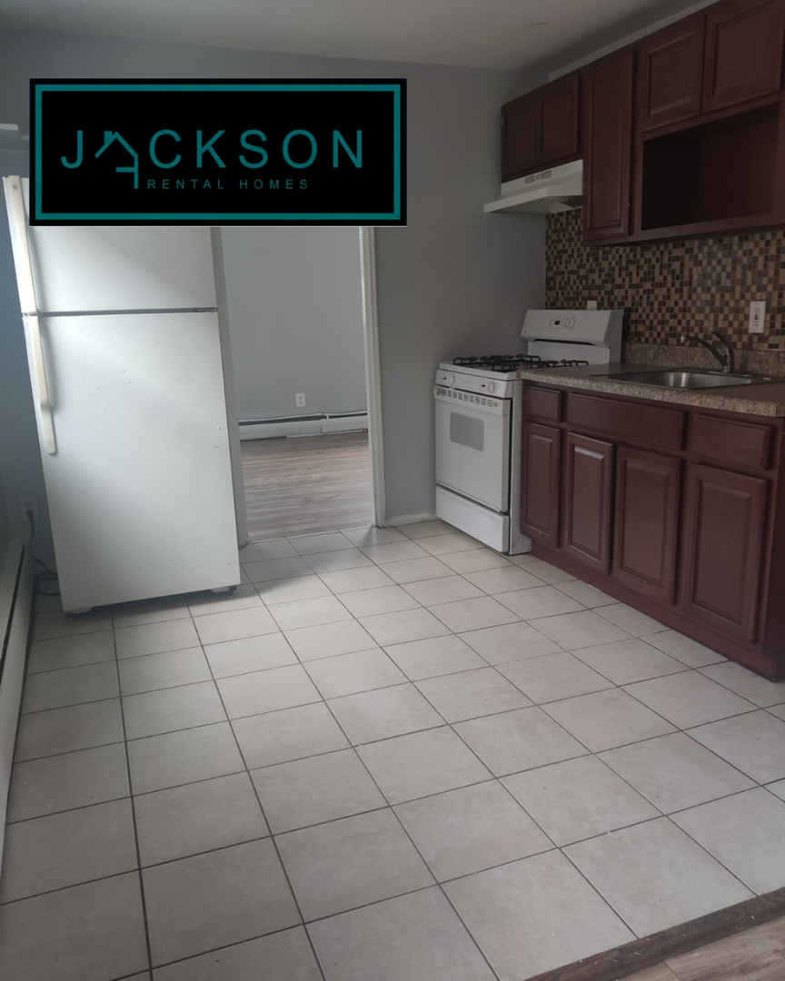 Philadelphia, Apartment: 903 E Cliveden St,