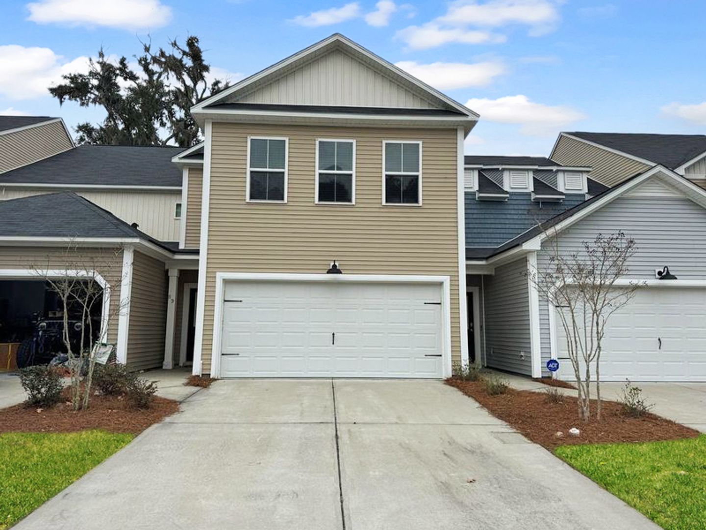 Richmond Hill House: 89 Bellasera Way