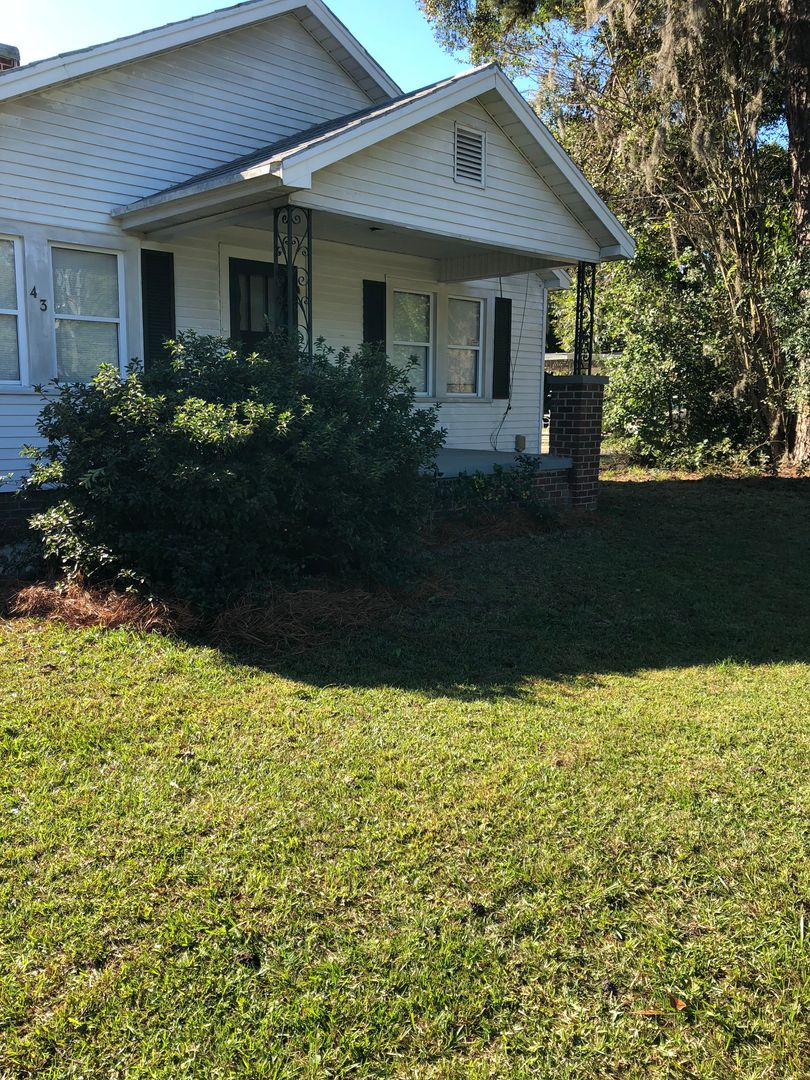 Garden City House: 43 Brampton Rd.