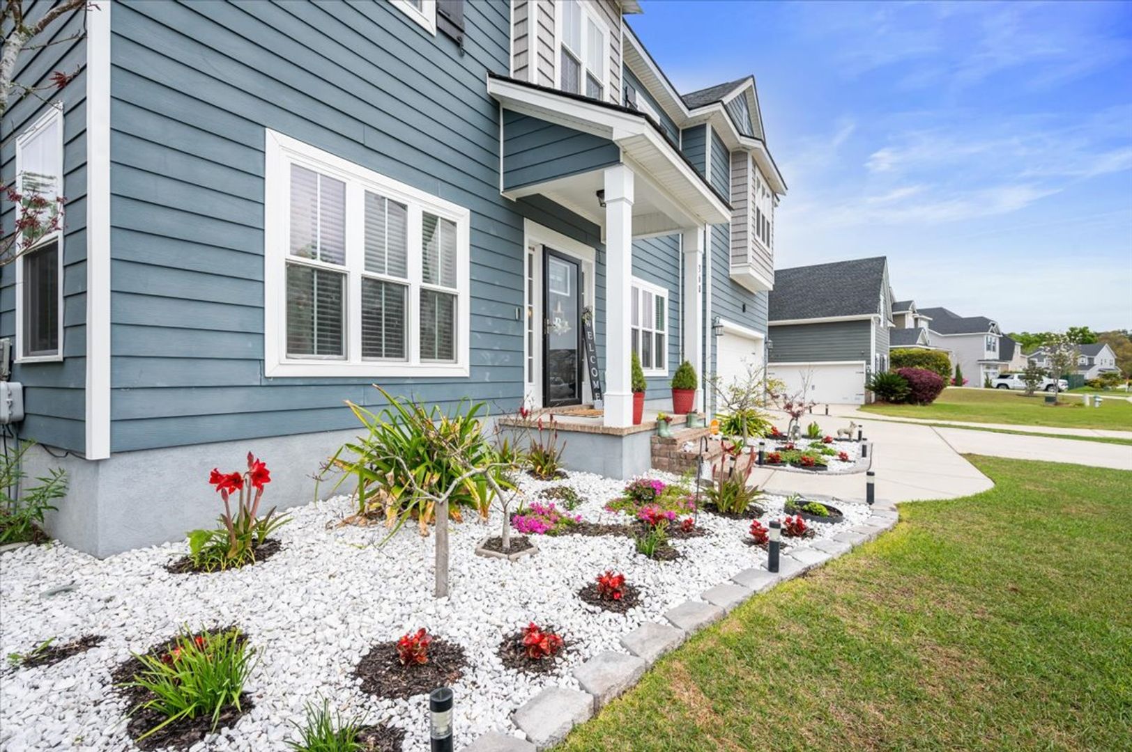 Richmond Hill House: 360 Waverly Ln.