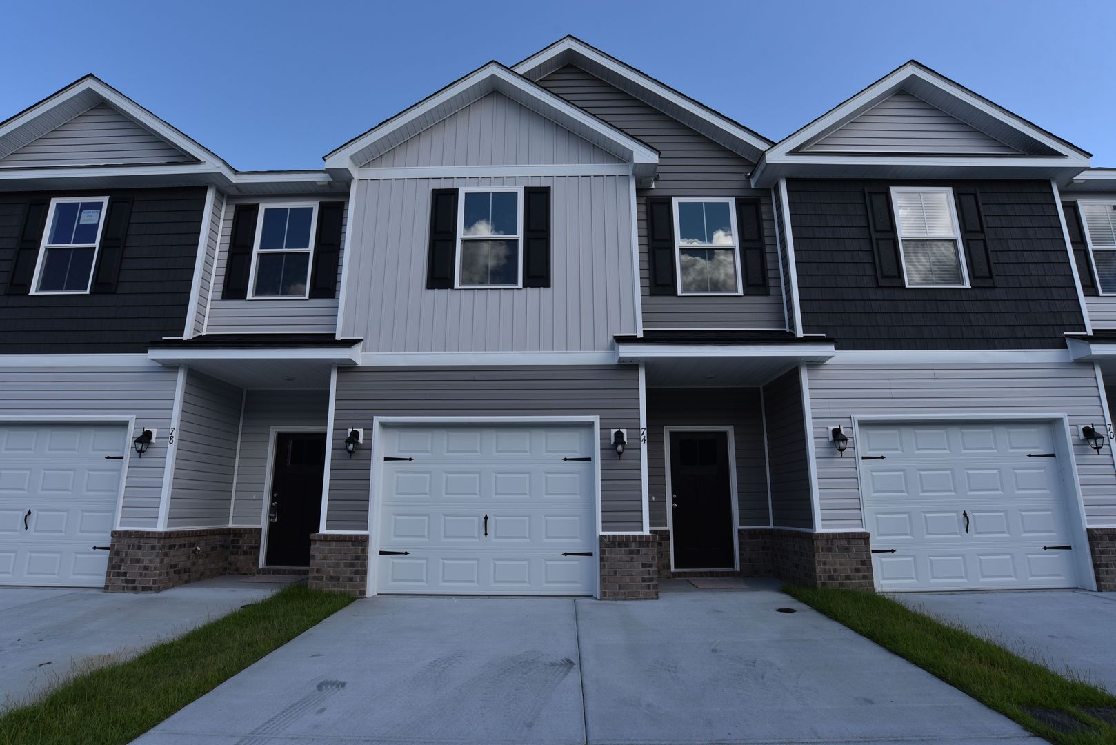 Richmond Hill House: 74 Horizon Ln.