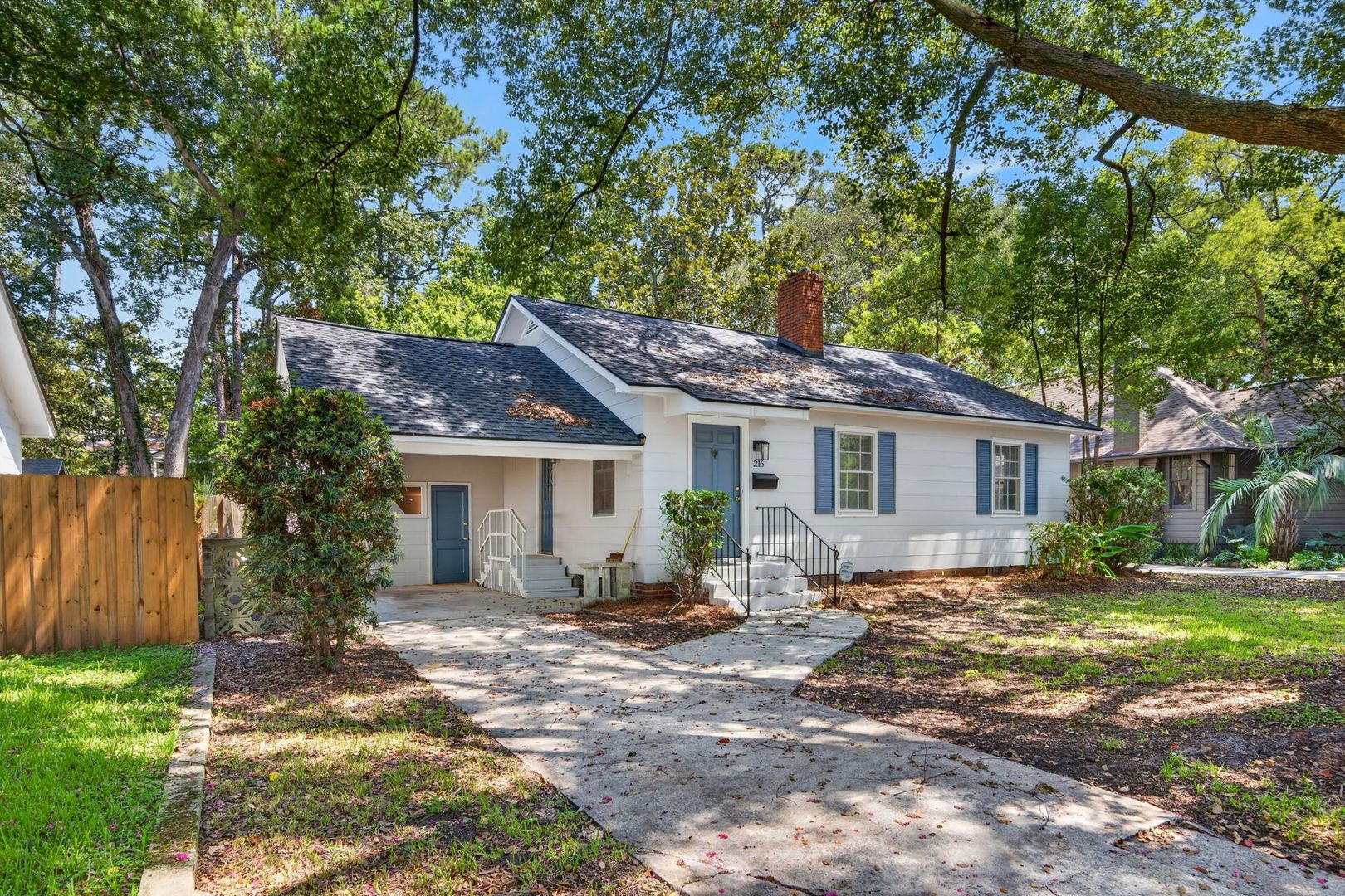 Savannah House: 216 E 57th St.