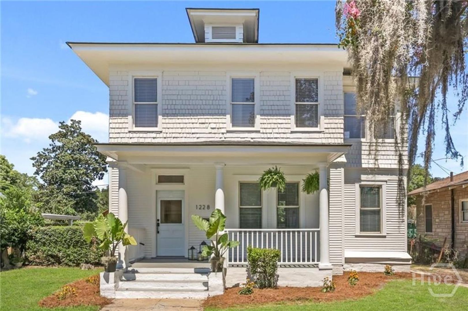 Savannah House: 1228 E 31st Street