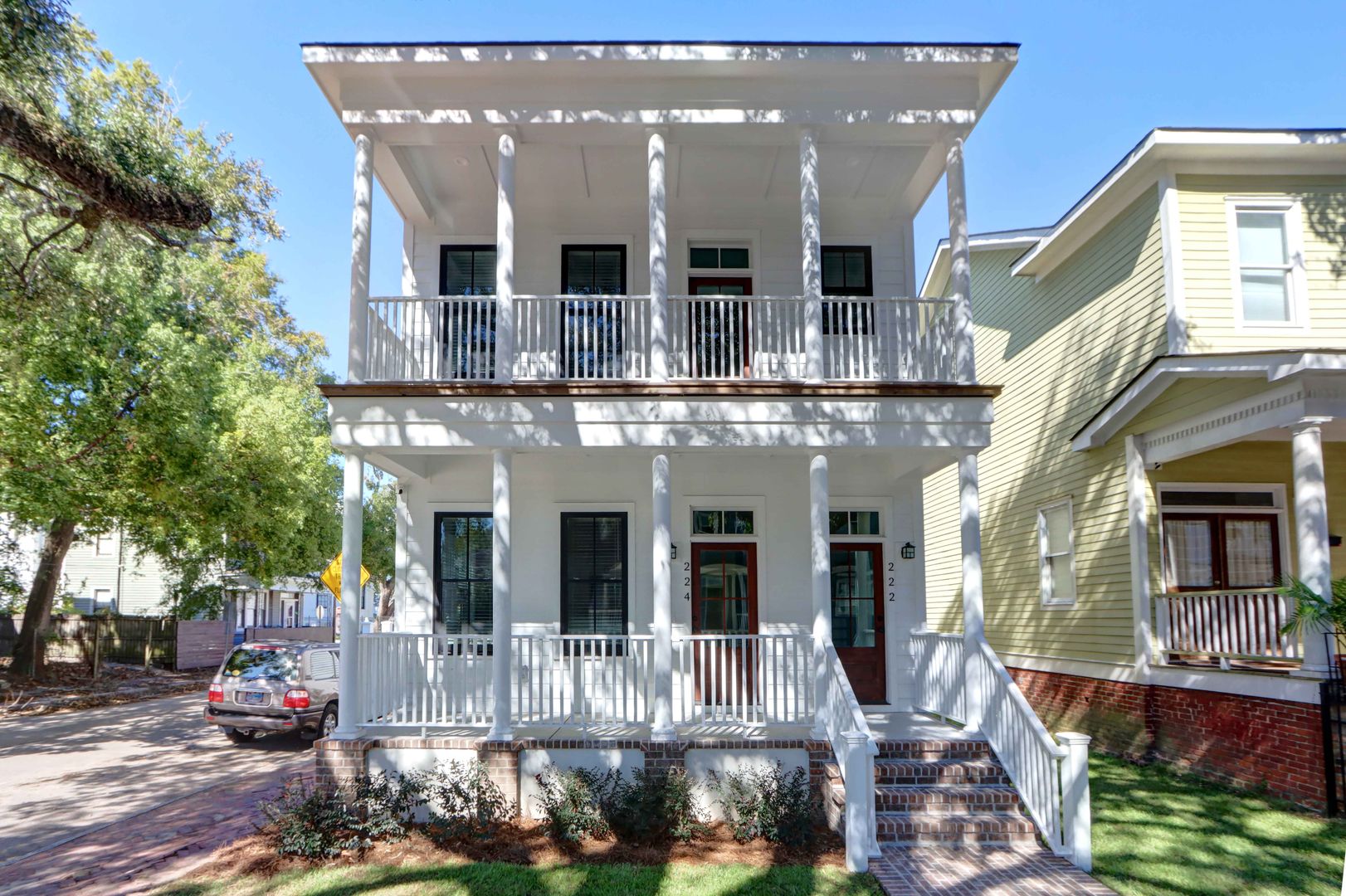 Savannah House: 222 W 39th St.