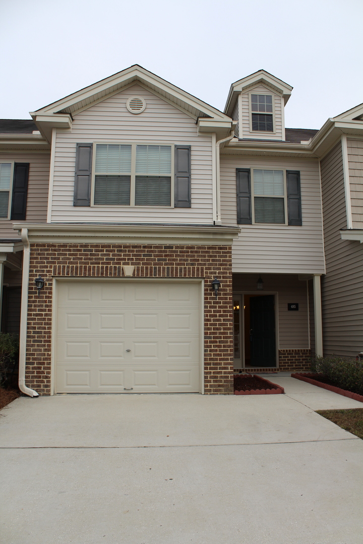 Richmond Hill House: 485 Canyon Oak Loop