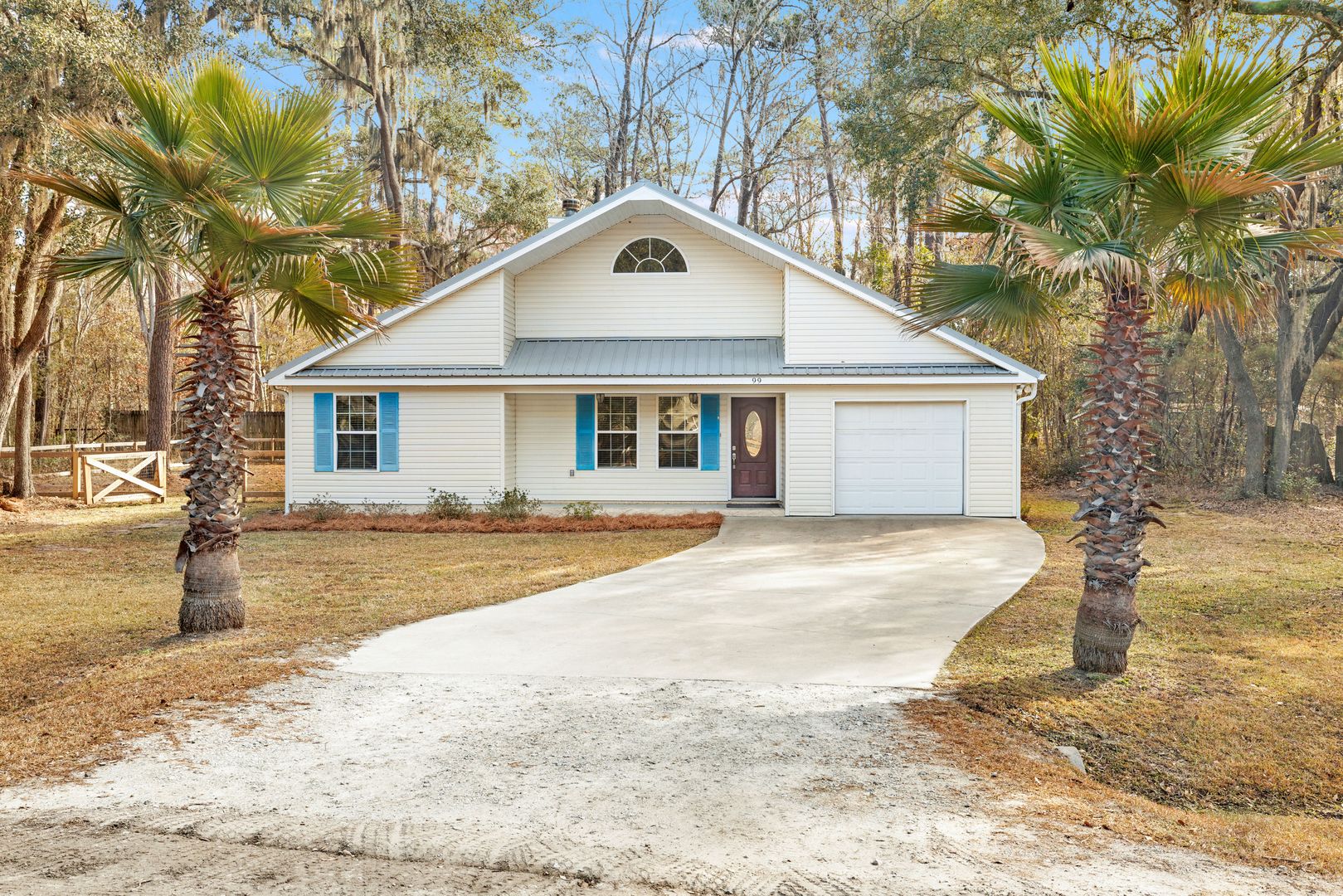 Midway House: 99 Old Sunbury Trl