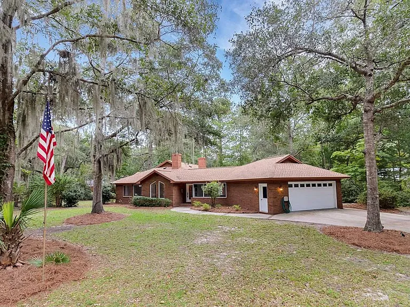 Richmond Hill House: 196 Sayle Rd.