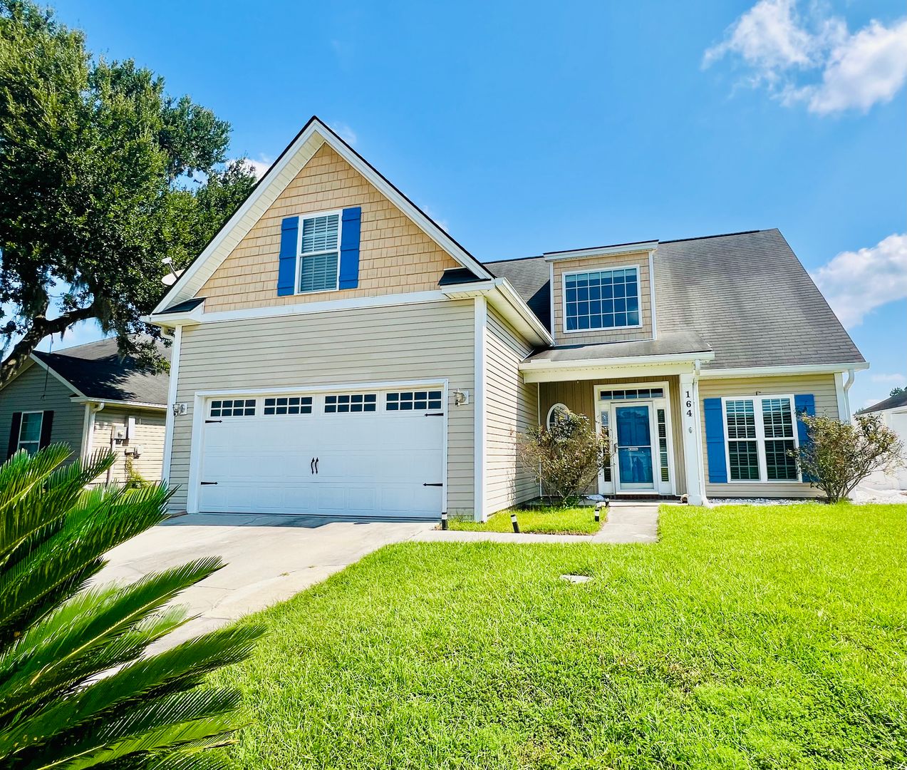 Richmond Hill House: 164 Scarlett Ln.