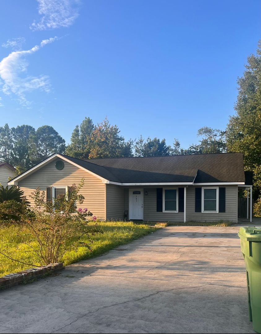 Hinesville House: 721 Kadi Lane
