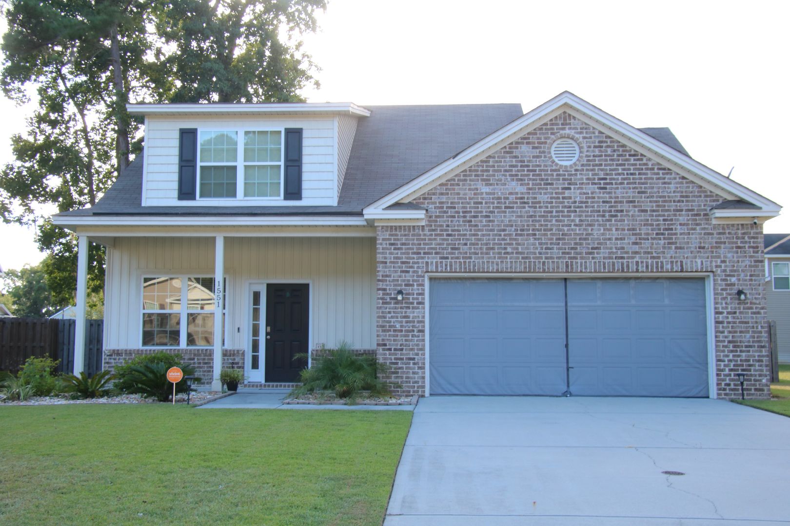 Savannah House: 1551 Bradley Boulevard