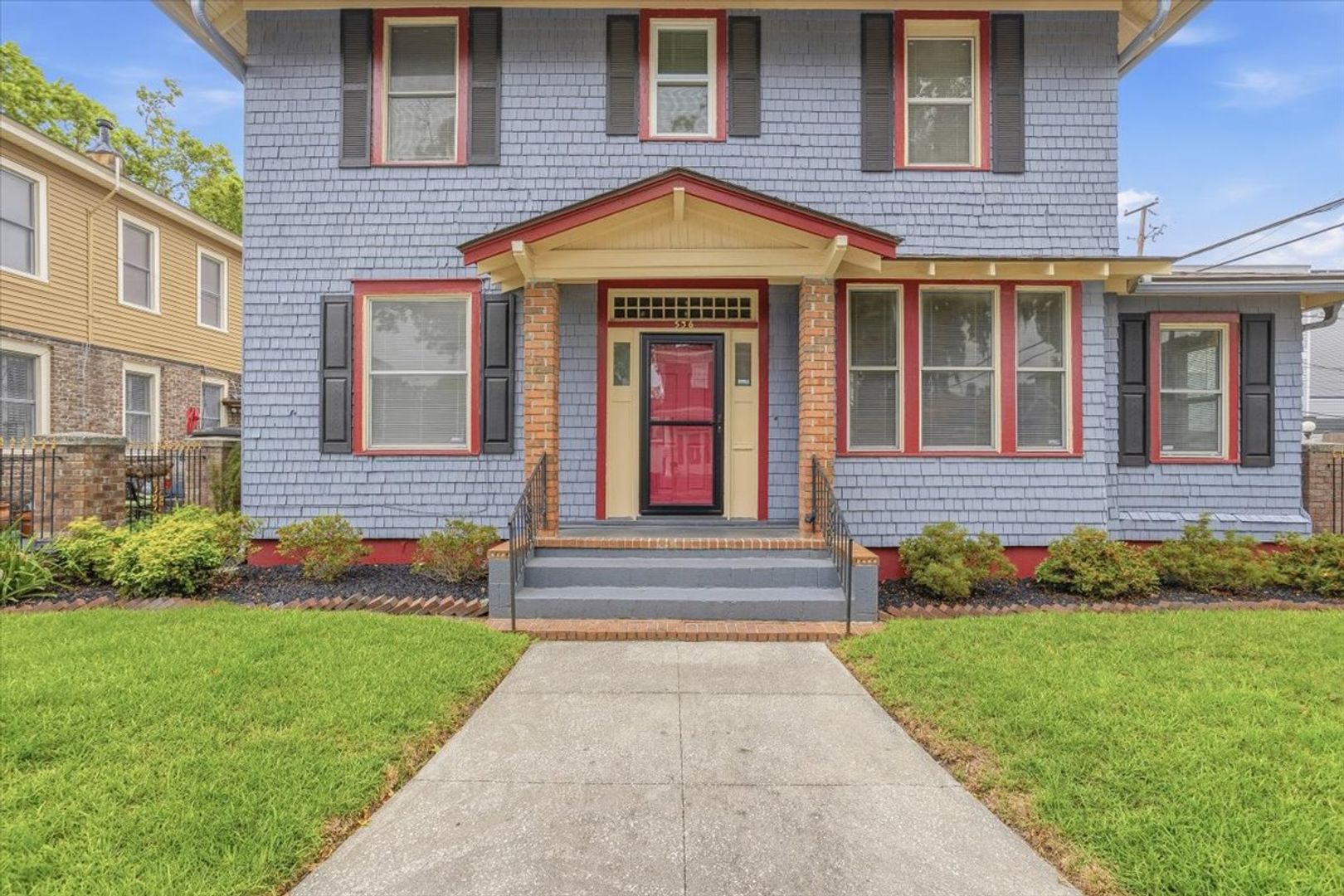 Savannah House: 536 E 40th St.