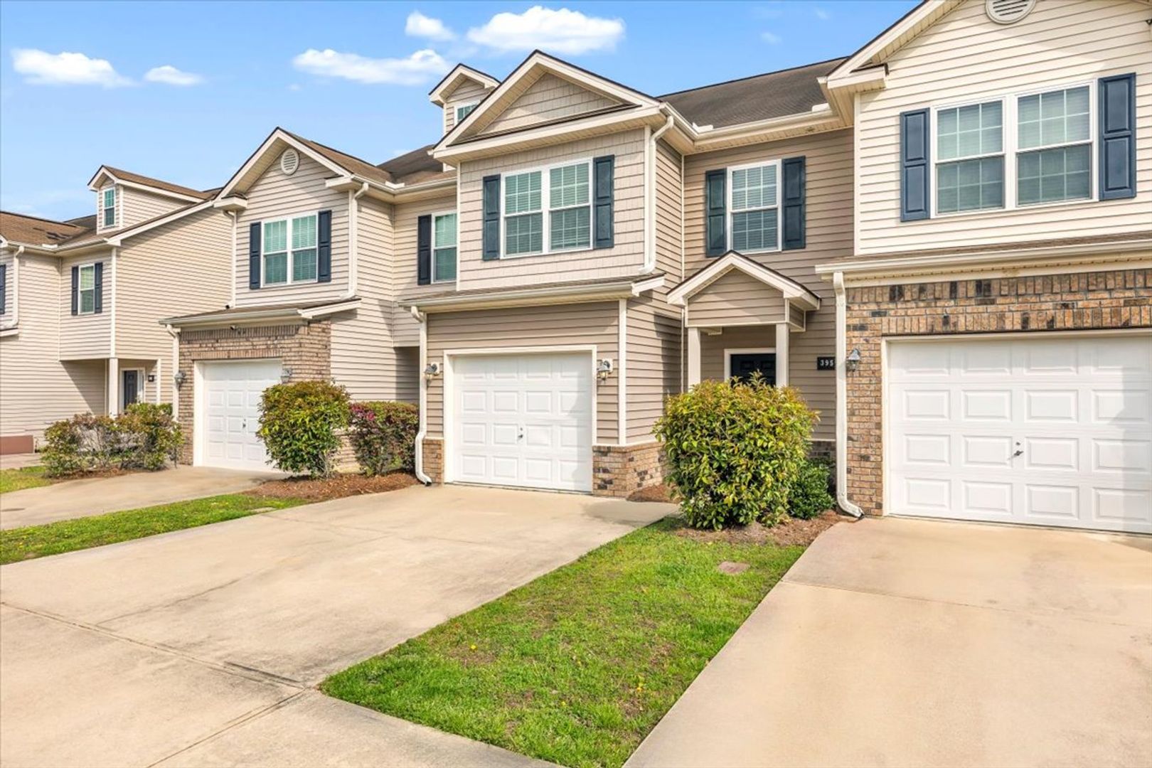 Richmond Hill Townhome: 395 Canyon Oak Loop