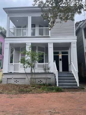 Charming Historic Duplex In the Heart if Savannah's Historic District – photo 1