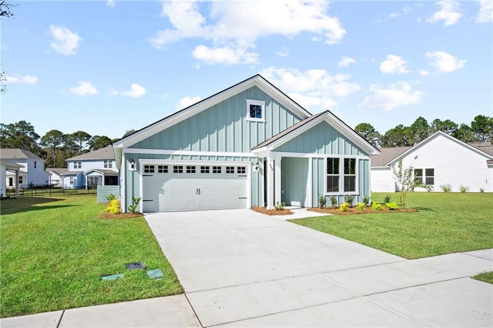 Richmond Hill House: 469 Monterey Loop