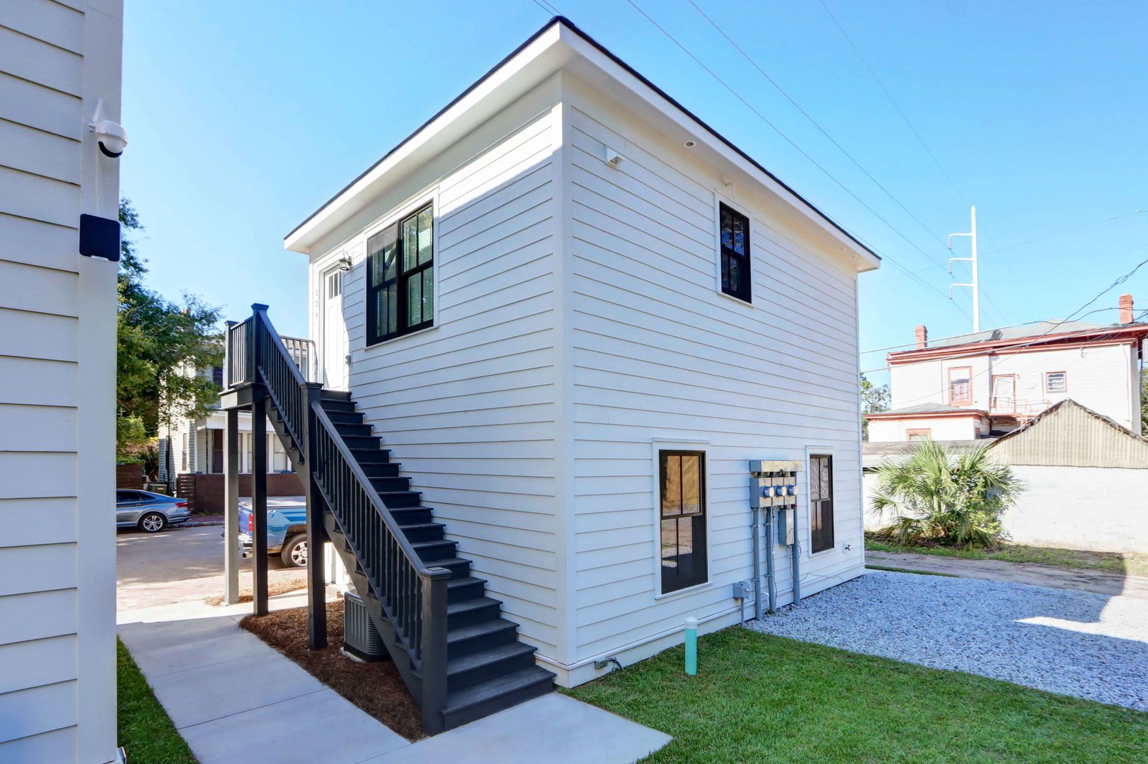 Savannah House: 226 W 39th St.