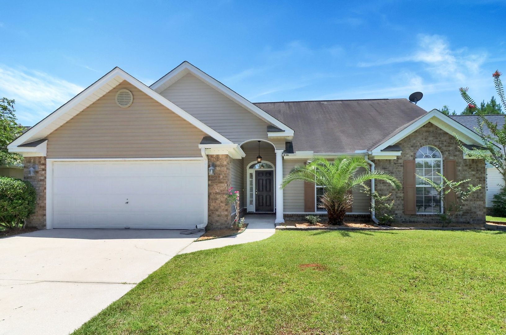 Richmond Hill House: 836 Laurel Hill Circle