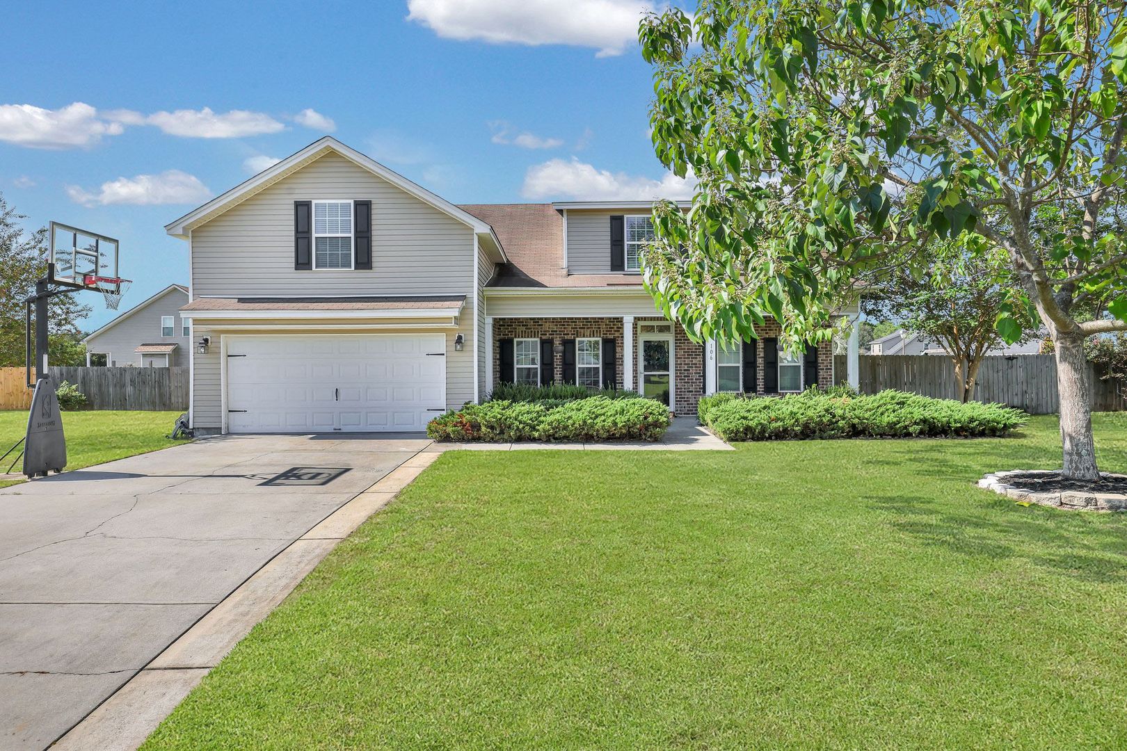 Guyton House: 106 Laurel Ln.