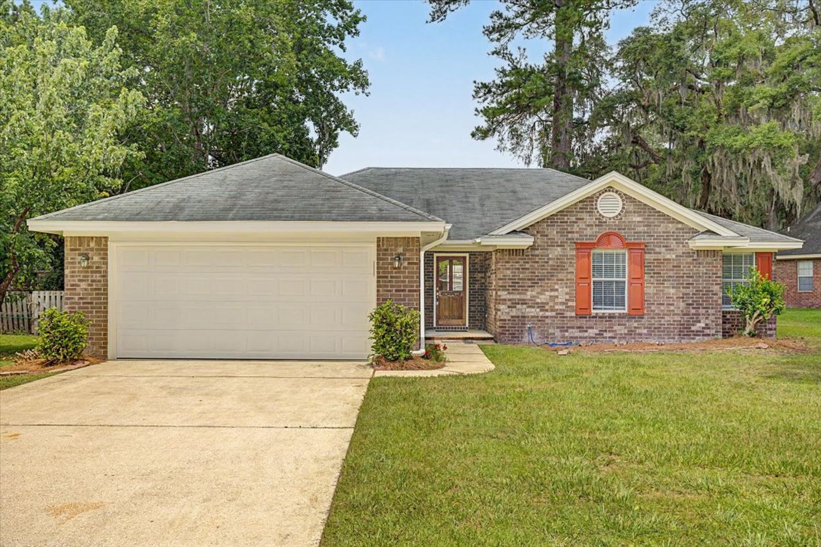 Richmond Hill House: 85 South Oak Rd.