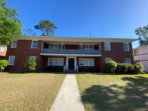 Located in Savannah, GA, this oversized 2-bedroom, 2-bathroom unit – photo 1