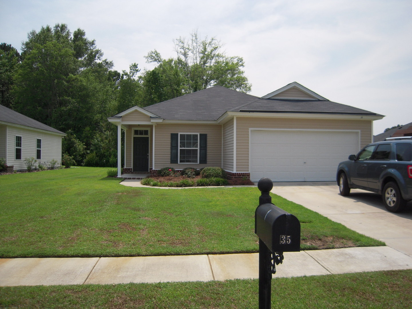 Richmond Hill House: 35 Ross Way