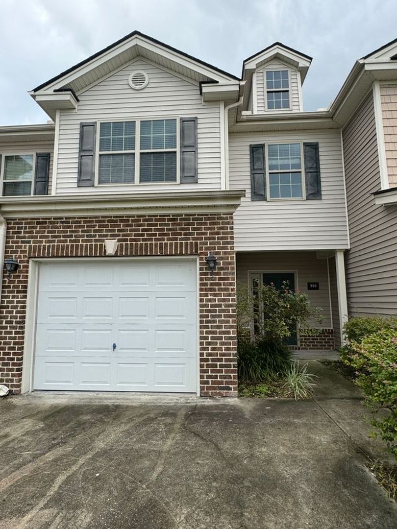 Richmond Hill Townhome: 900 Canyon Oak Loop