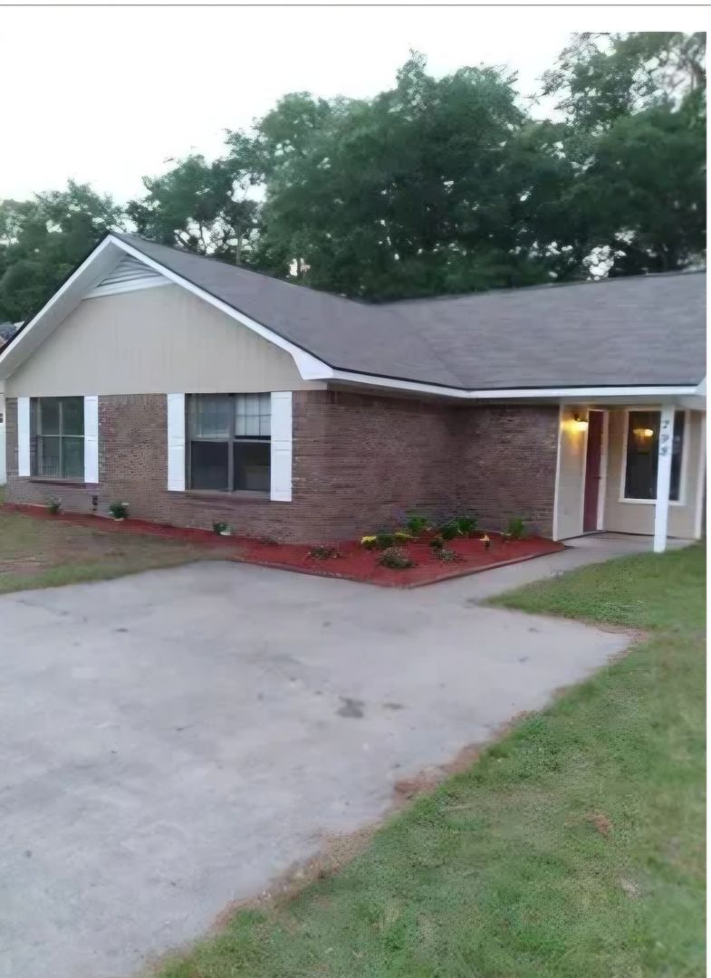 Hinesville House: 798 Madison Dr.