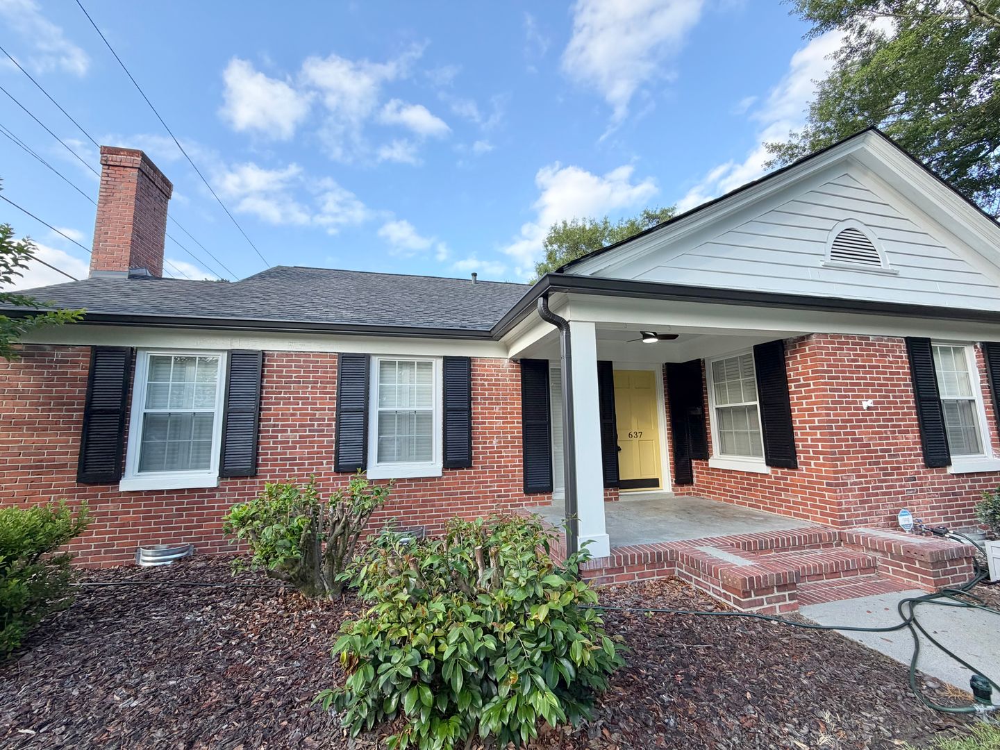Savannah House: 637 Columbus Dr.