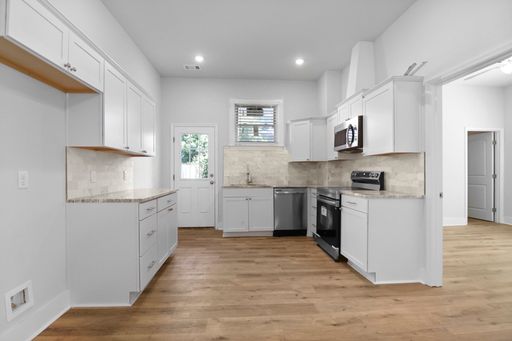 826 West Victory Dr., Savannah, GA 31405
