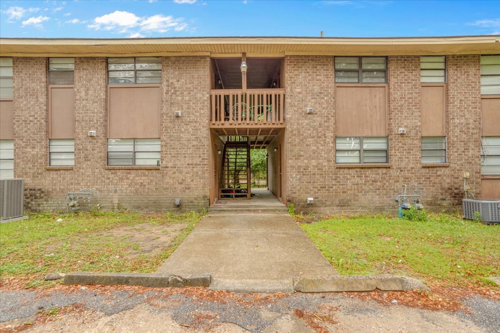 Savannah House: 5340 LaRoche Ave. Unit 4