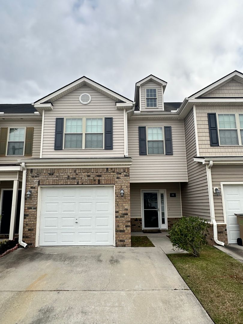 Richmond Hill Townhome: 20 Canyon Oak Loop