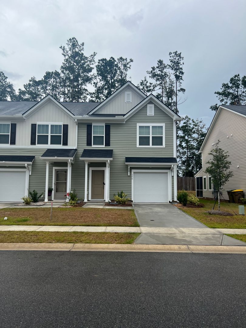 Pooler House: 156 Benelli Drive
