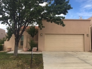 Albuquerque House: 829 Hackberry Trail SE