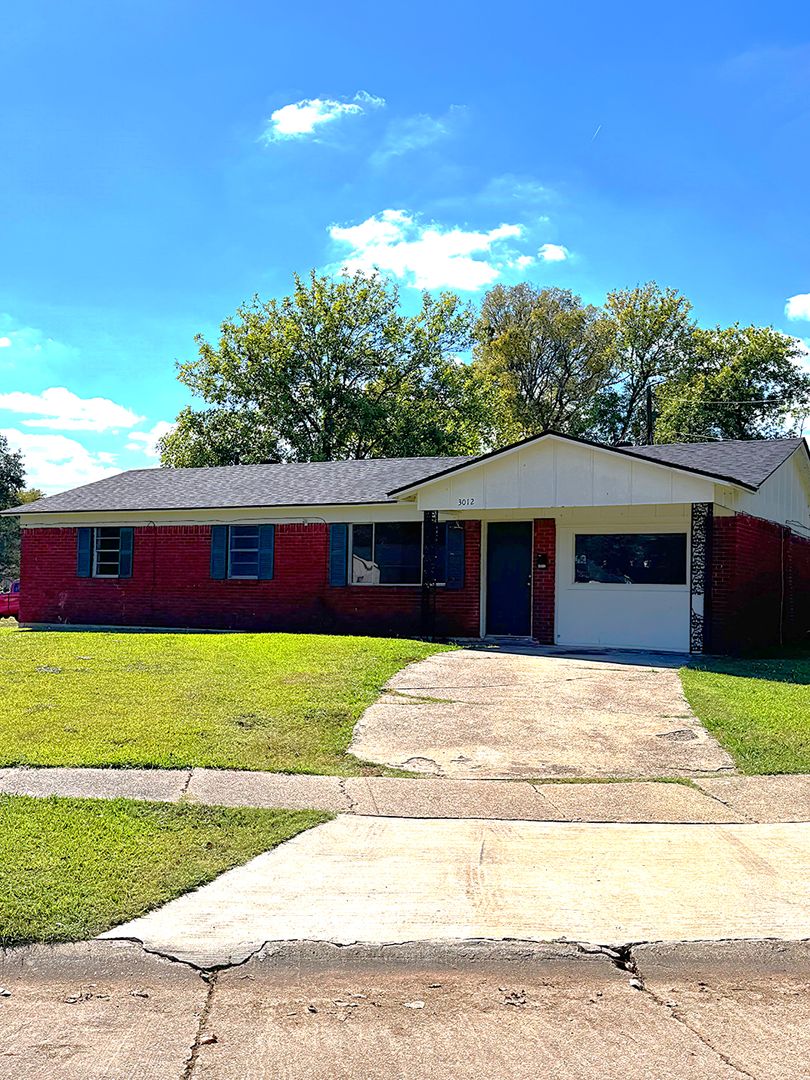 BOSSIER CITY House: 3012 GAINES STREET