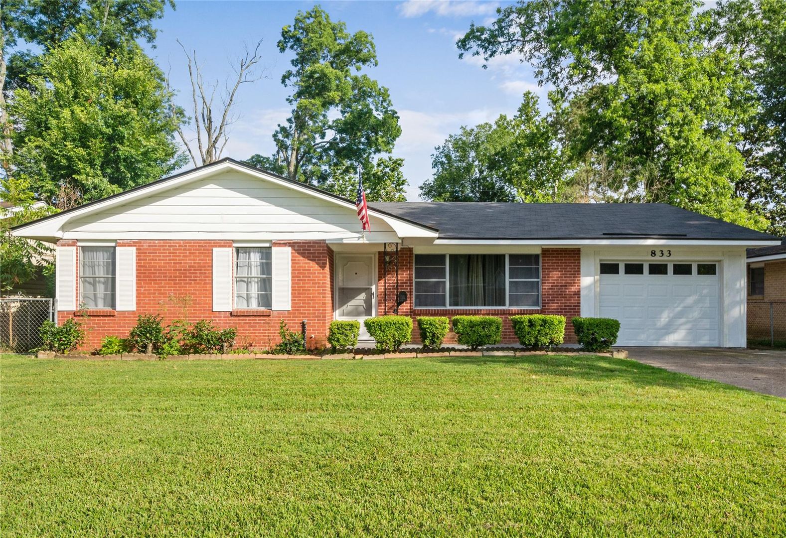 SHREVEPORT House: 833 CAMILLA DRIVE
