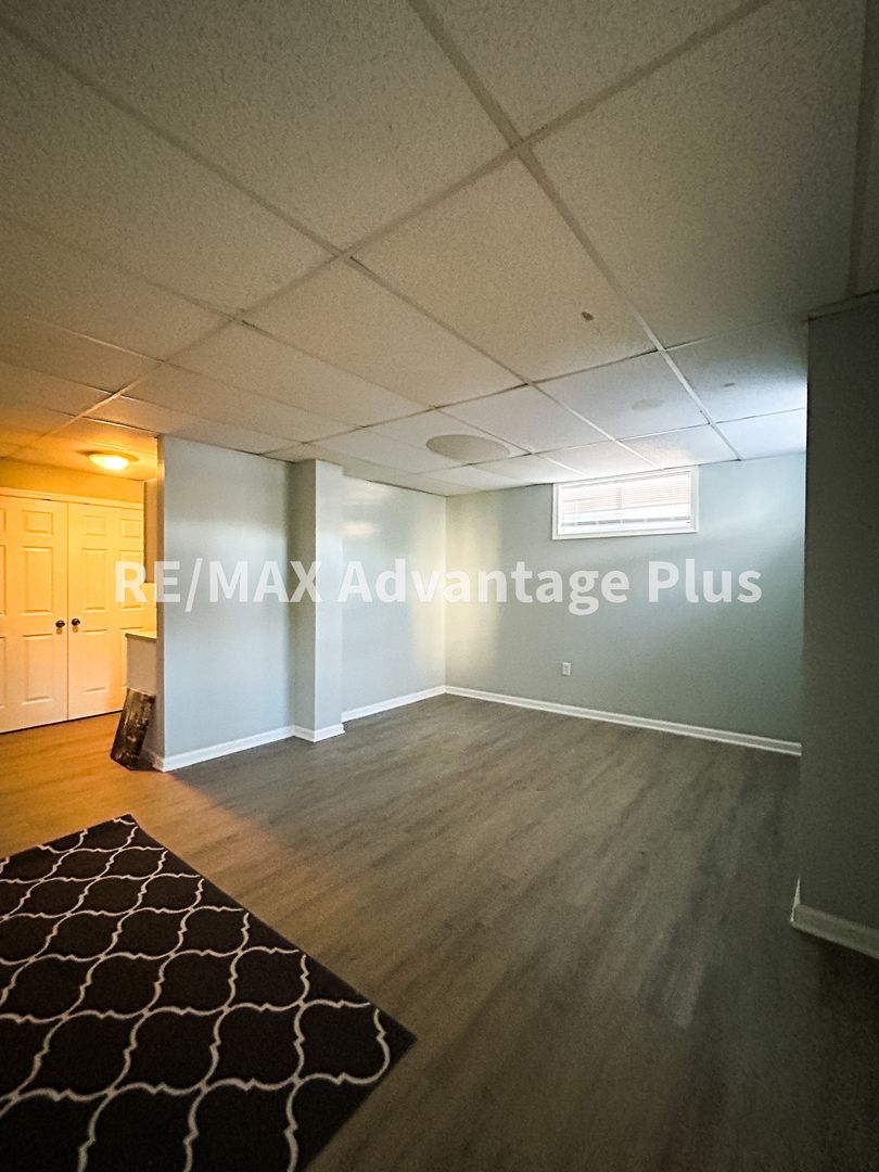 Farmville Apartment: 400 S. Main Street