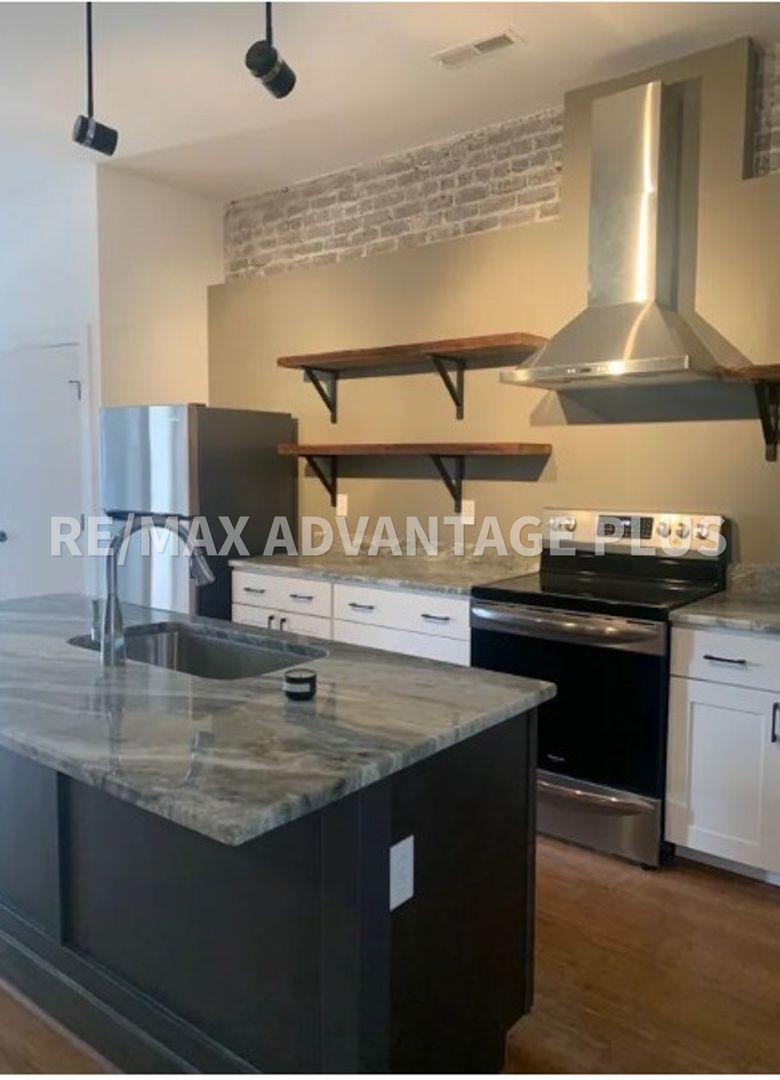 Farmville Apartment: 142  N. Main  ST