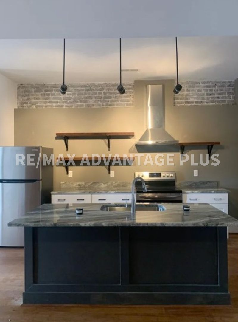Farmville Apartment: 142  N. Main  ST
