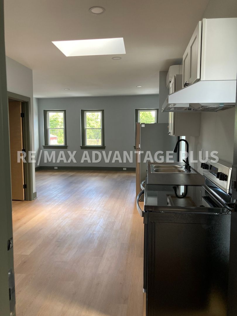 Farmville Apartment: 118 West Third Street