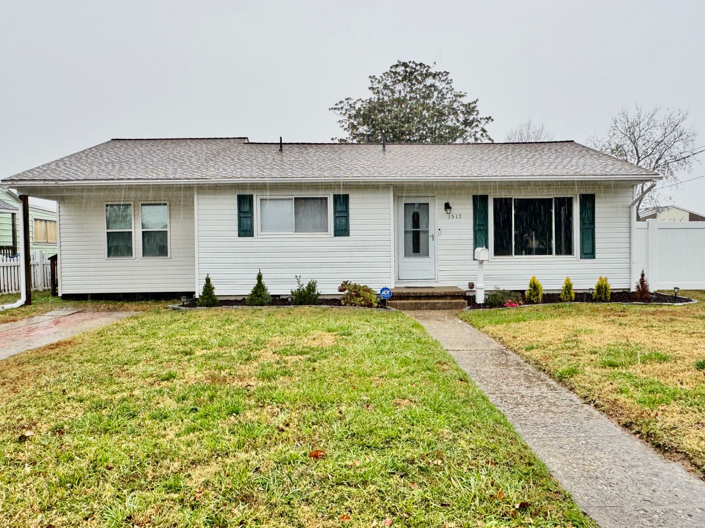 Virginia Beach House: 1517 Hedgerow Drive