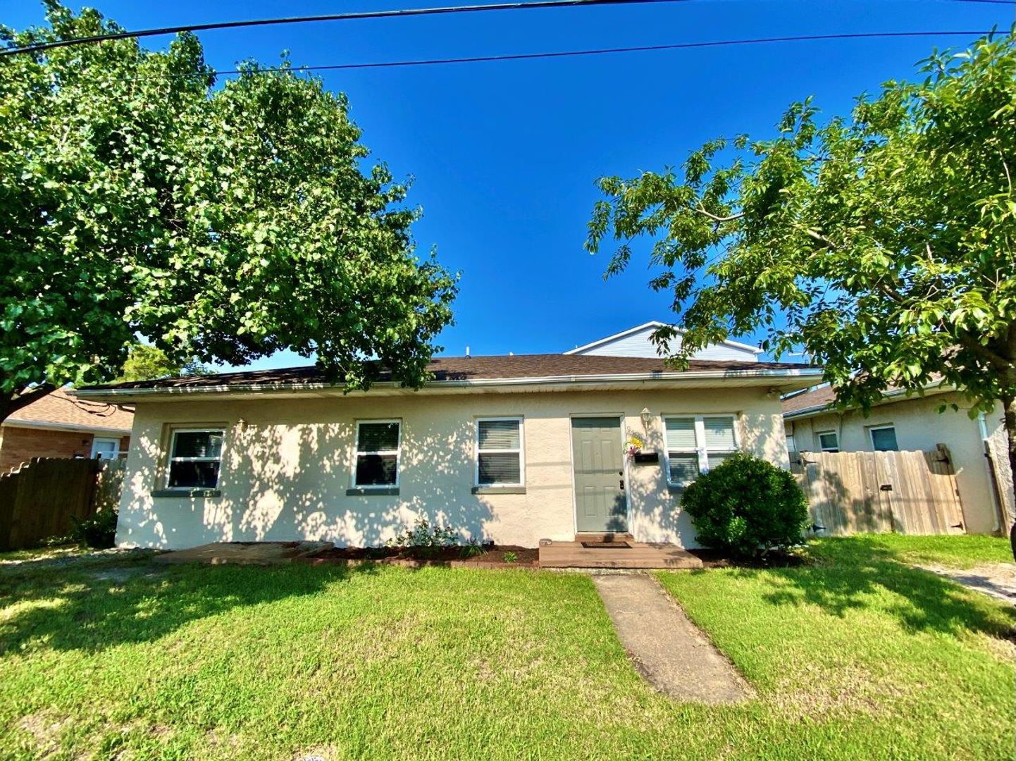 Norfolk House: 9581 19th Bay Street