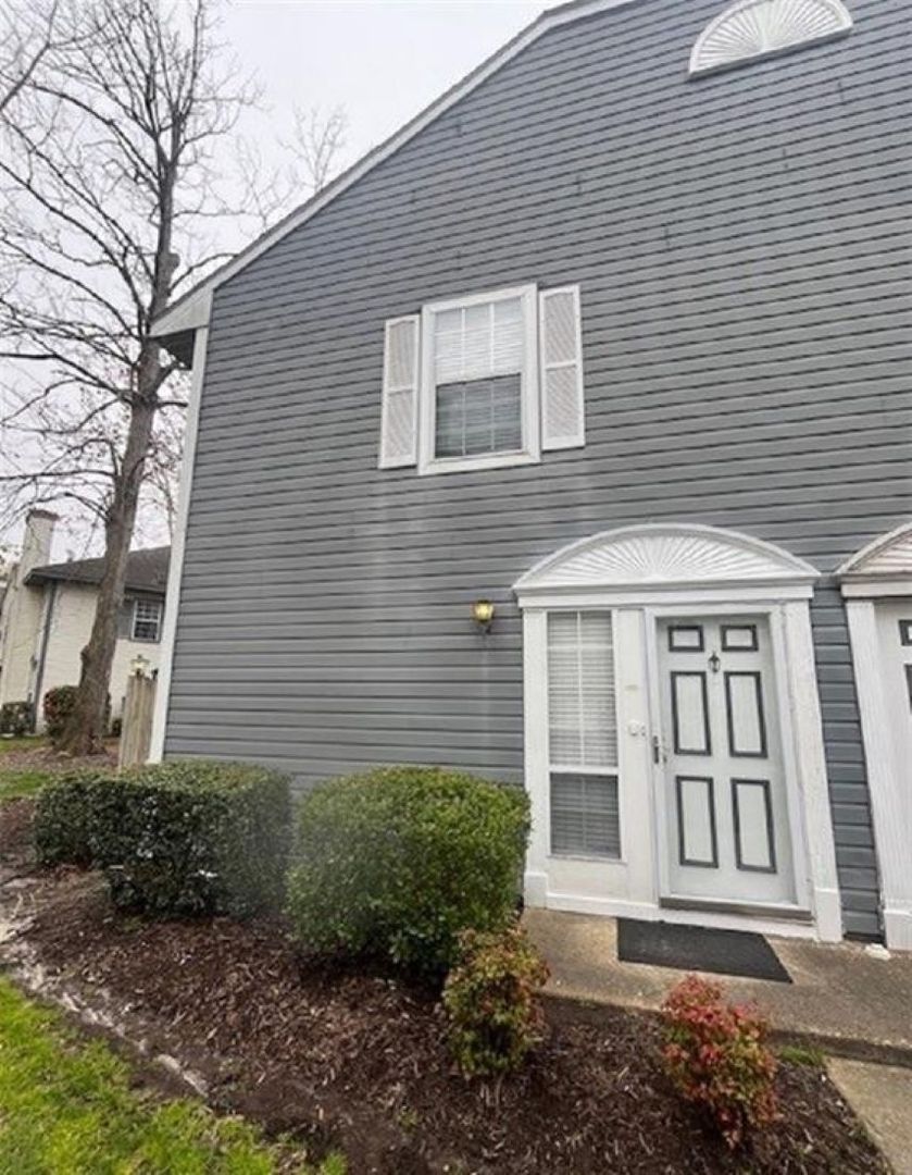 Virginia Beach House: 315 Ferdinand Circle