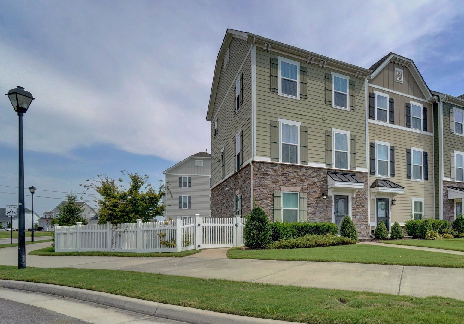 Chesapeake House: 890 Olmstead Street