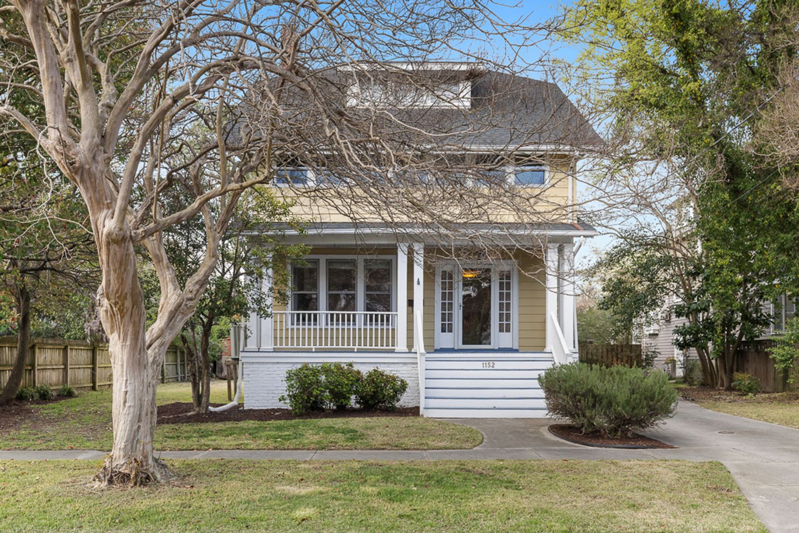 Norfolk House: 1152 Surrey Crescent