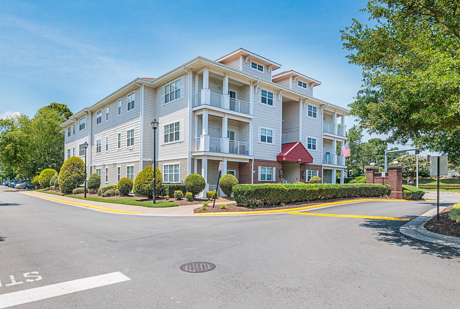 Virginia Beach House: 5300 #105 Warminster Drive