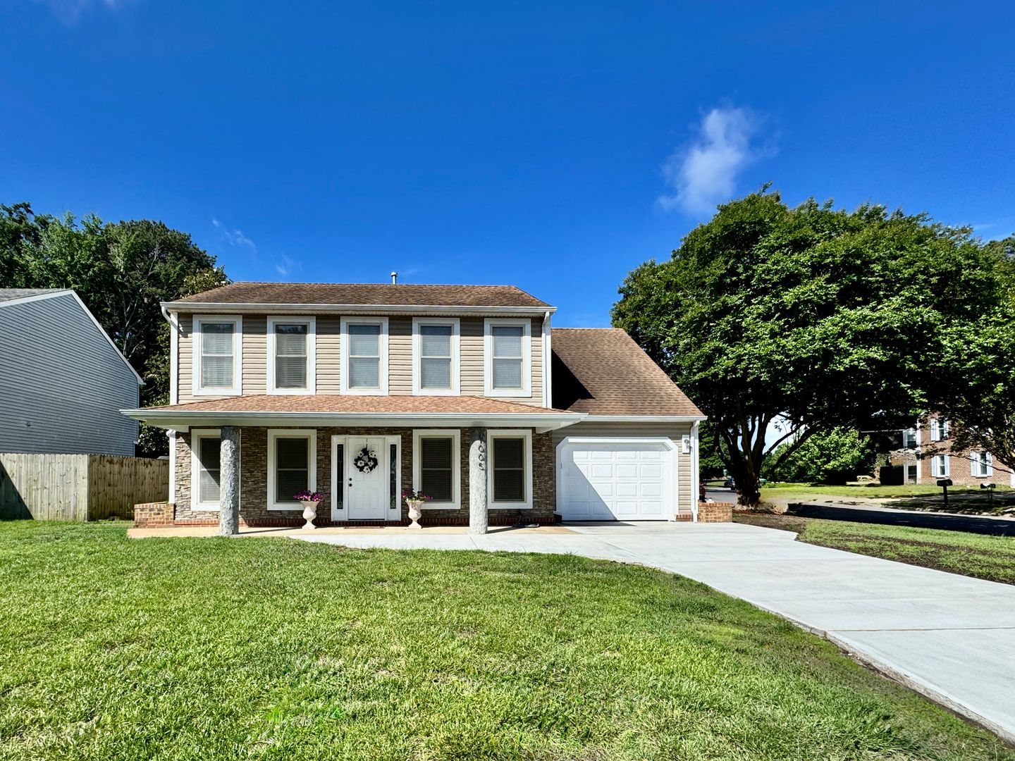 Virginia Beach House: 1005 Larder Post